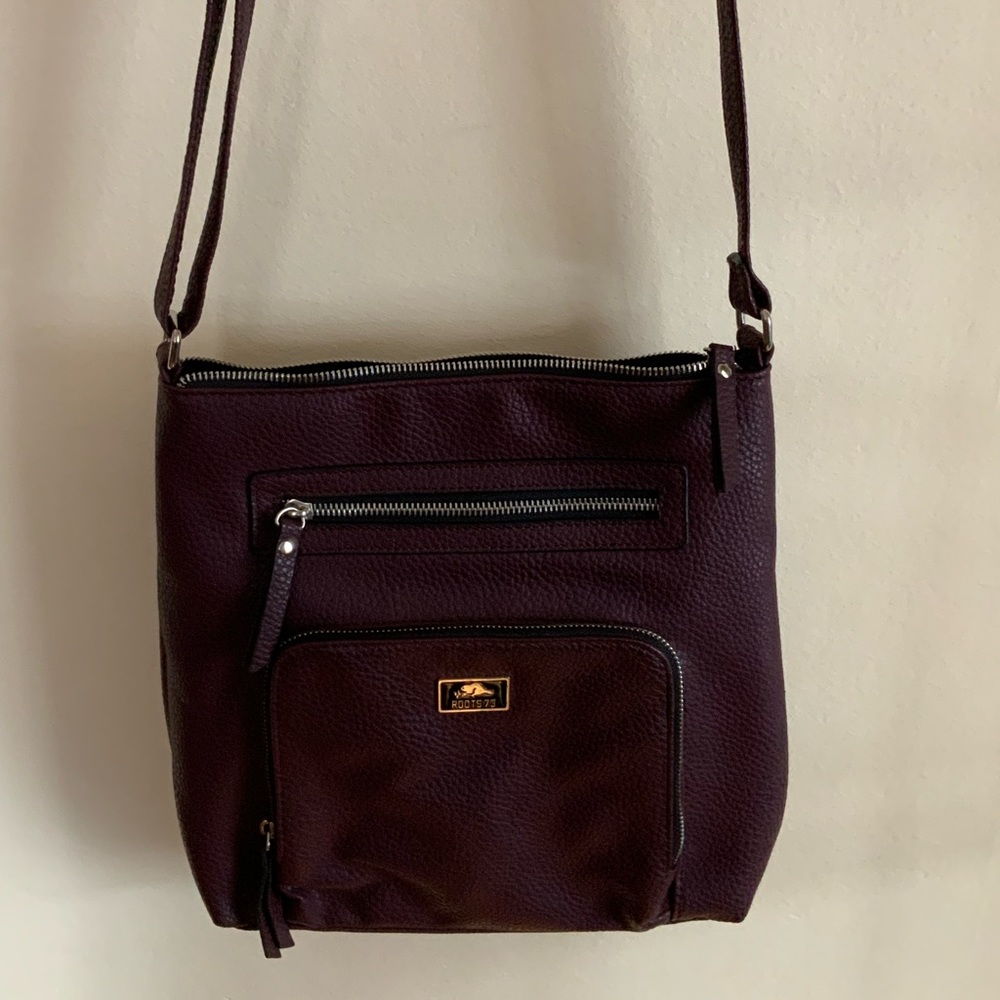 Roots, burgundy cross body bag EUC